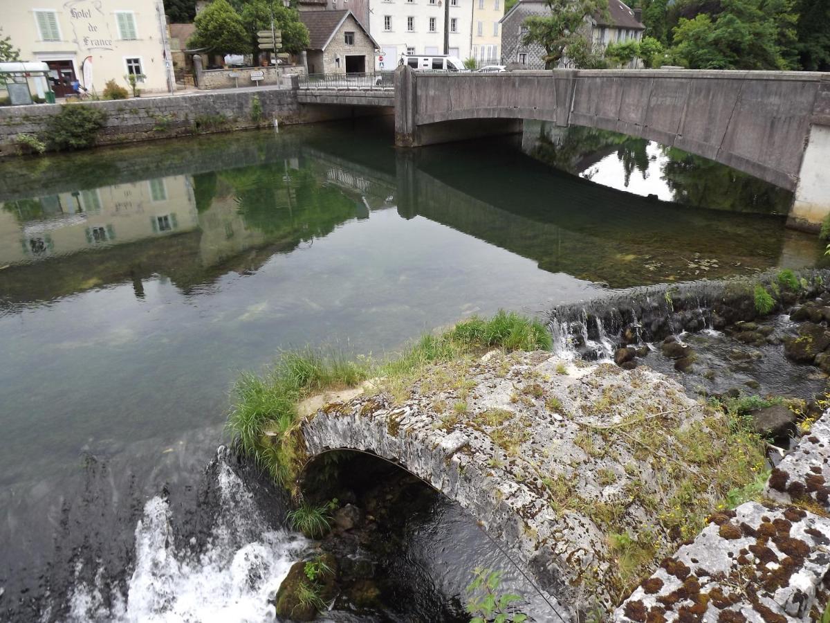 Gite La Petite Ecluse En Bord De Loue Lods Esterno foto